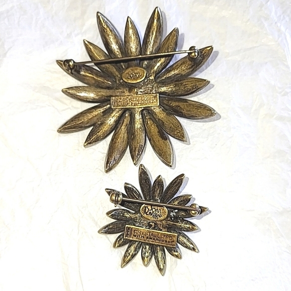 JOAN RIVERS STARBURST SWAROVSKI  CRYSTAL BROOCH SET - Picture 4 of 9